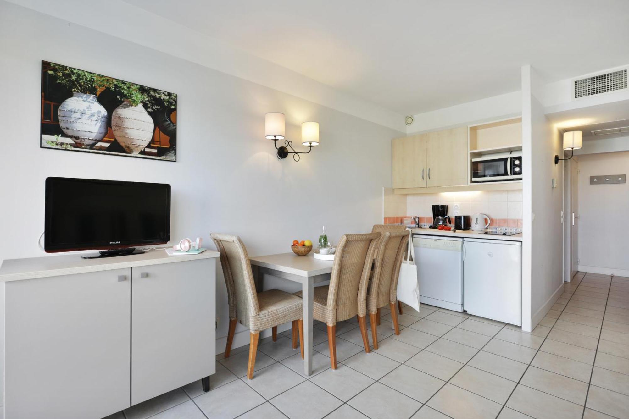 Residence Heliotel Marine Saint-Laurent-du-Var Zewnętrze zdjęcie