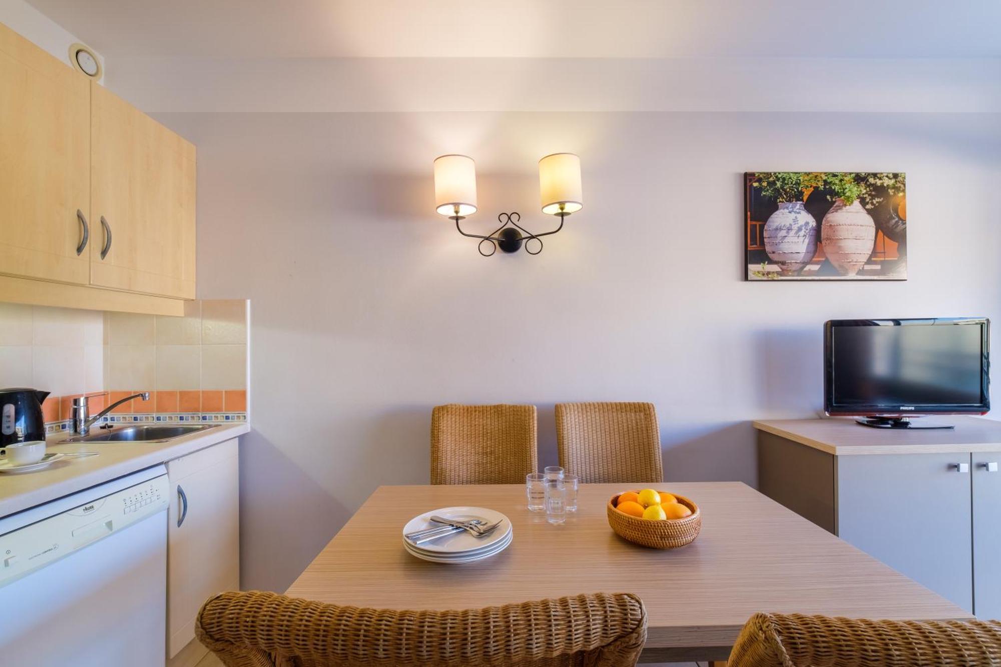 Residence Heliotel Marine Saint-Laurent-du-Var Zewnętrze zdjęcie